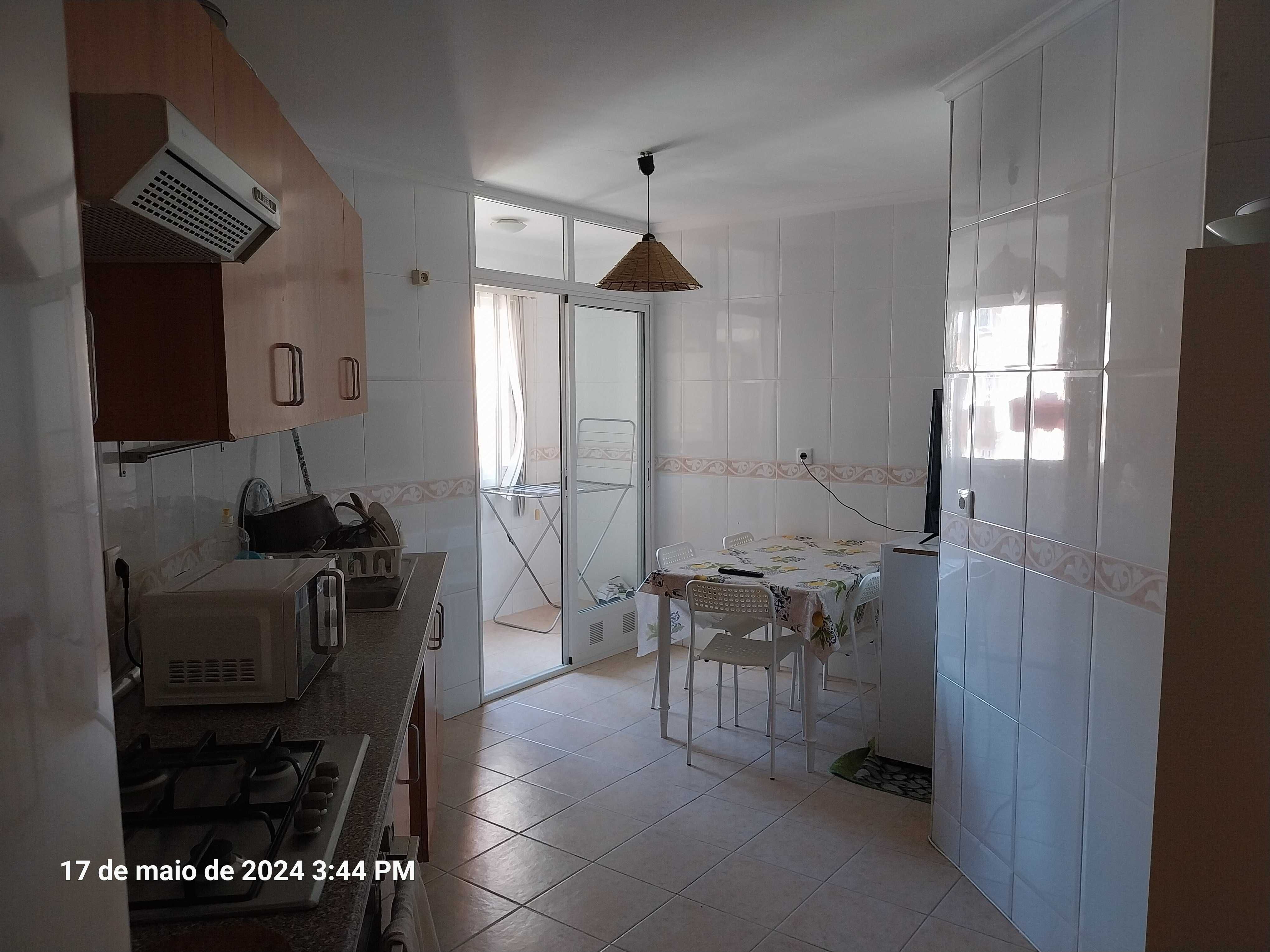 Apenas mulher Quarto compartilhado  cada cama 300€+300€ da calção