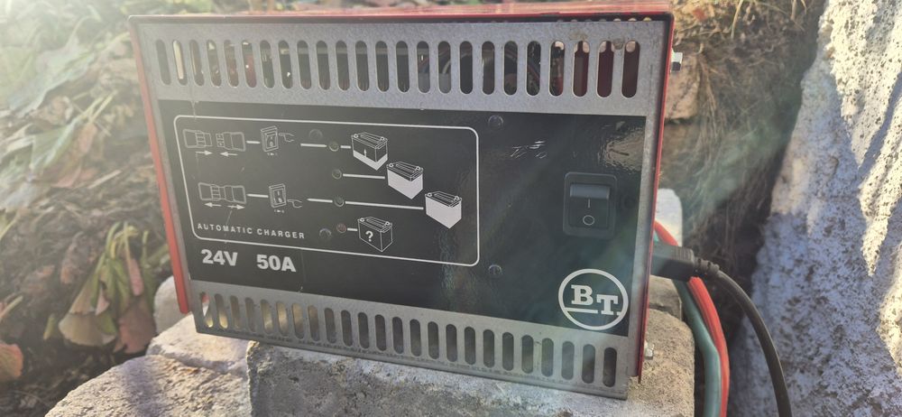 Ładowarka automatyczna 24V 50A