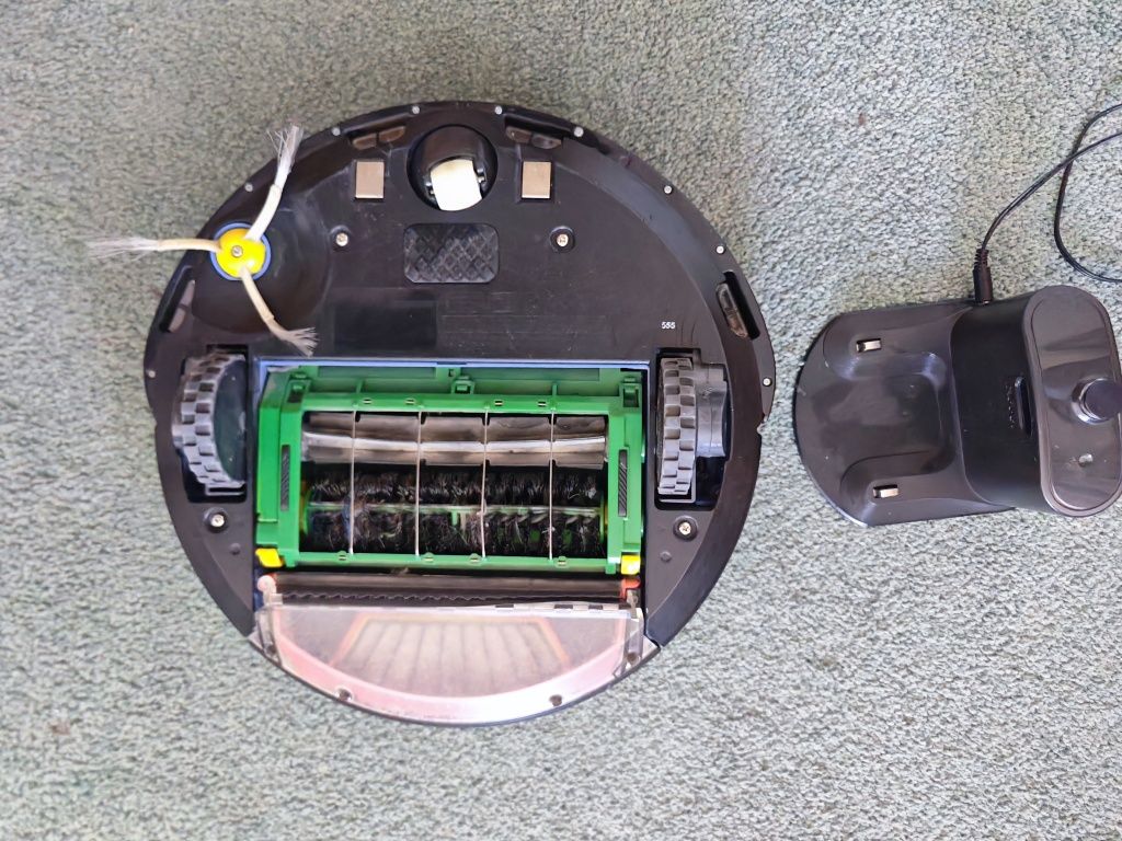 iRobot Roomba 560 – sprawny odkurzacz automatyczny z bazą ładowania