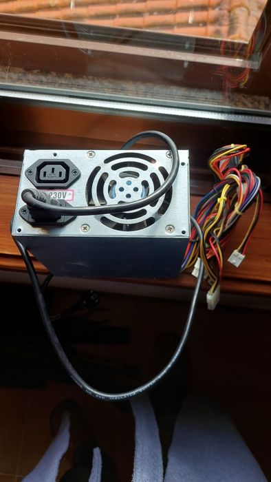 Fonte de alimentação torre de computador64286446603009124