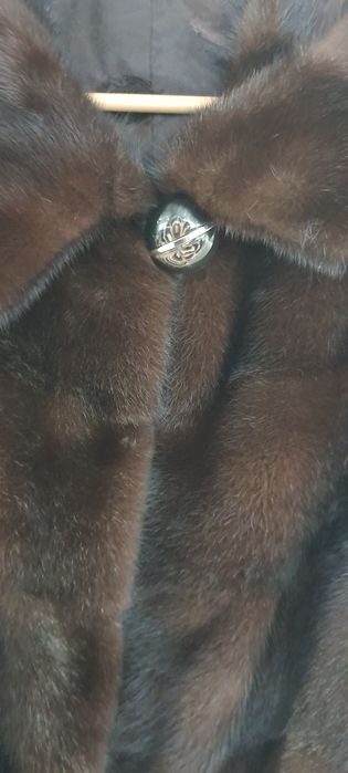 Ниркова шубка у відмінному стані
