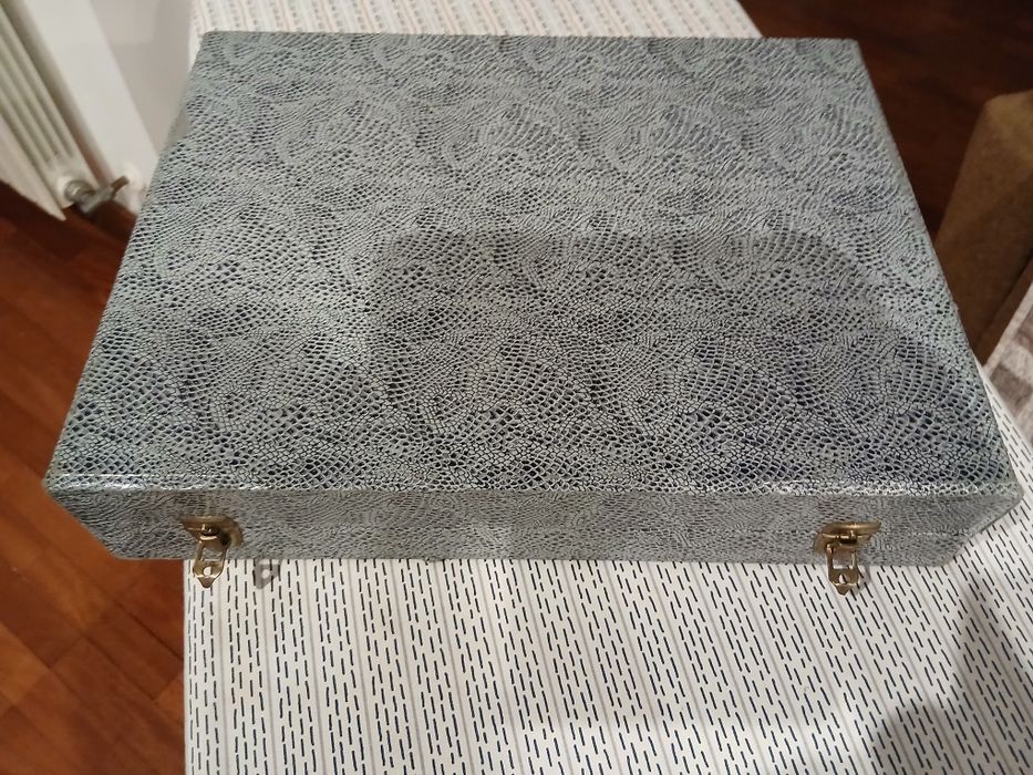 Lindo faqueiro no seu cofret