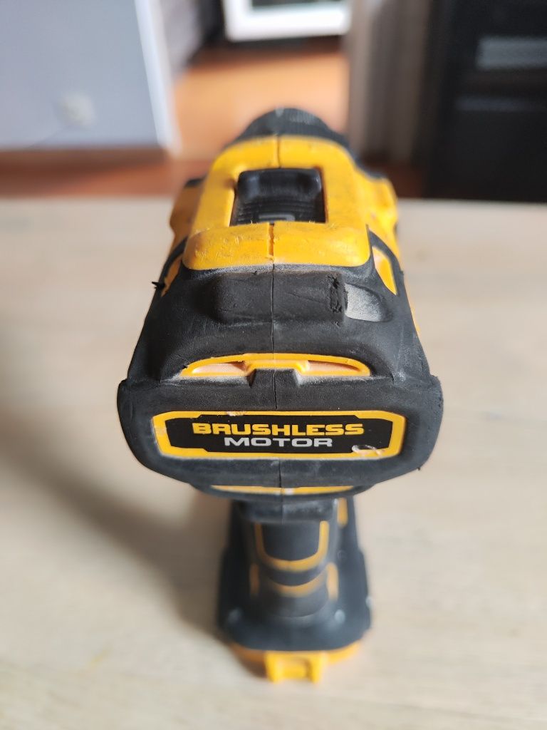 Wiertarko wkręta DeWalt dcd708