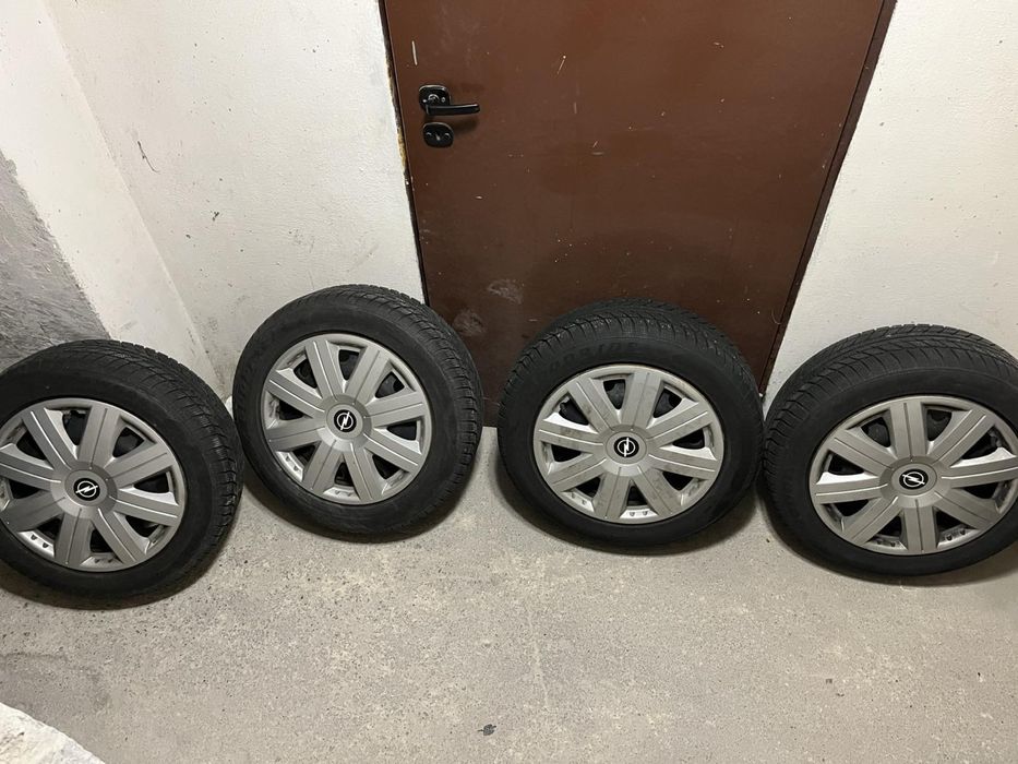 Komplet kół zimowych 205/55R16 – felgi stalowe + kołpaki