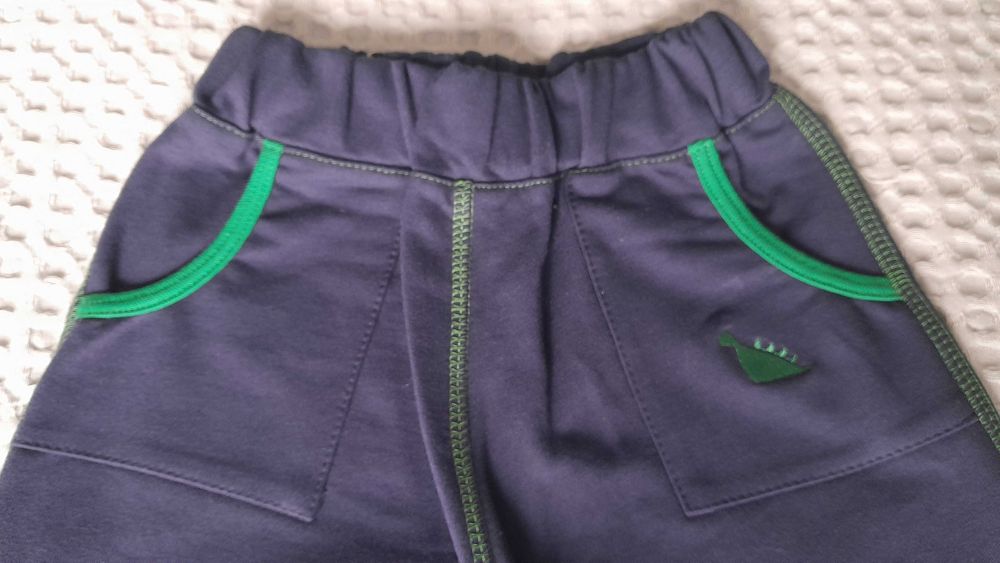 Nowe Spodnie Dresowe granatowe roz. 86 cm firma Smoczek