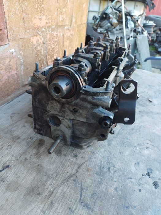 Audi 80 Volkswagen T-2-3 Golf 2-3 Passat b-3-4 1.6 ГБЦ головка блока