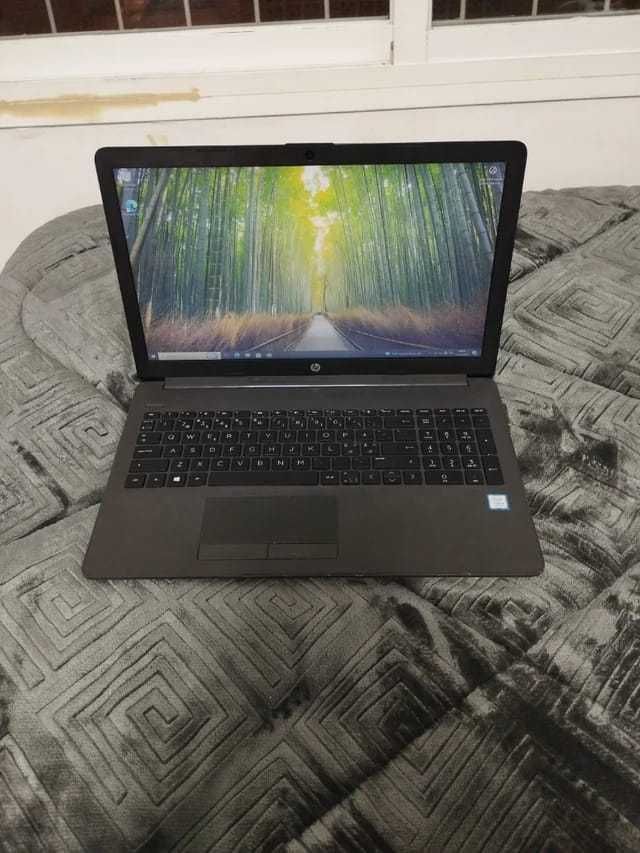 Computador portátil HP i5 250 G7