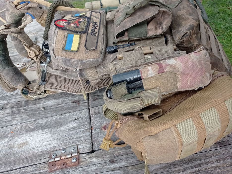 Продам шолом і бронік