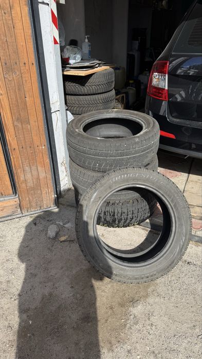 Продам зимнюю резину Bridgestone Blizzak VRX 205/55 R16