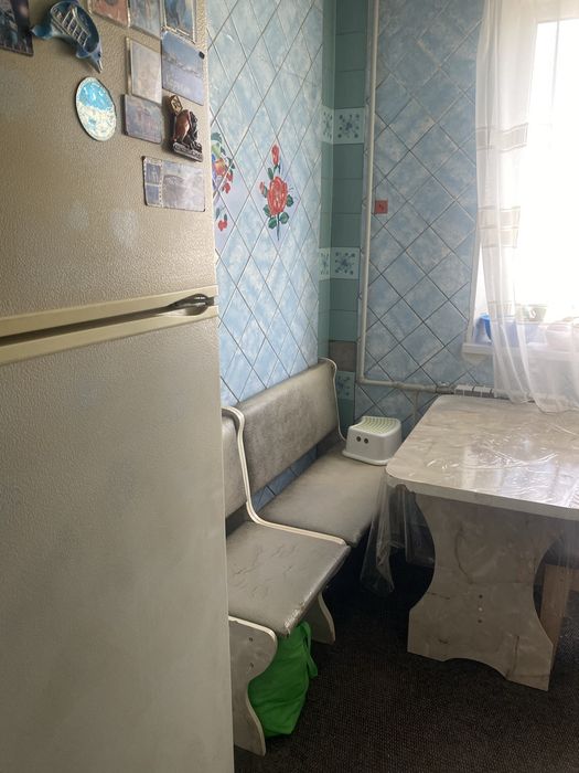 Продаи 3-х кім.кв з меблями та побутовою на 4-м районі.