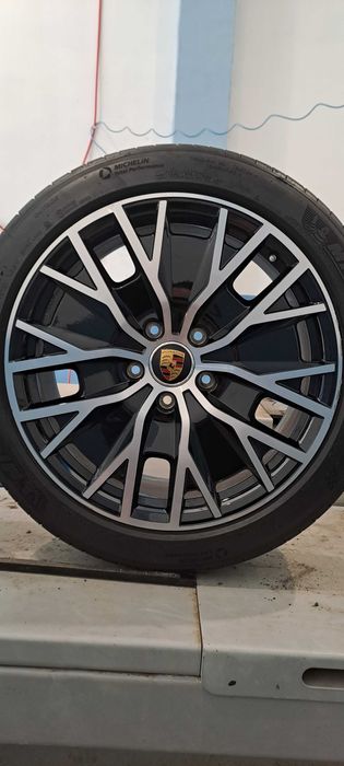Porsche taycan диски титани 20
