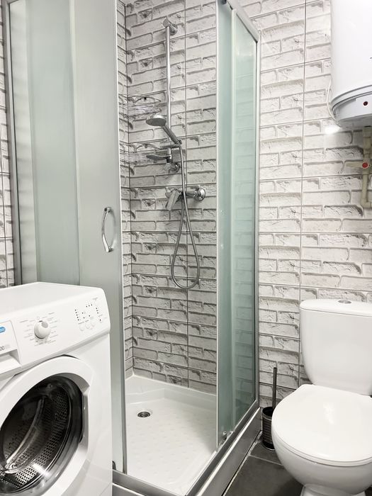 Здам 1 к кв метро Нивки, Берестейська, Сирець, Посольство США