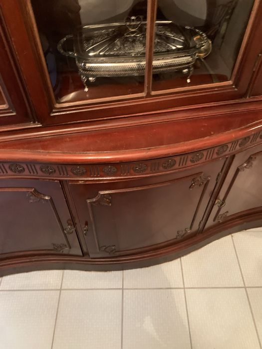 Movel louceiro em Madeira Mogno