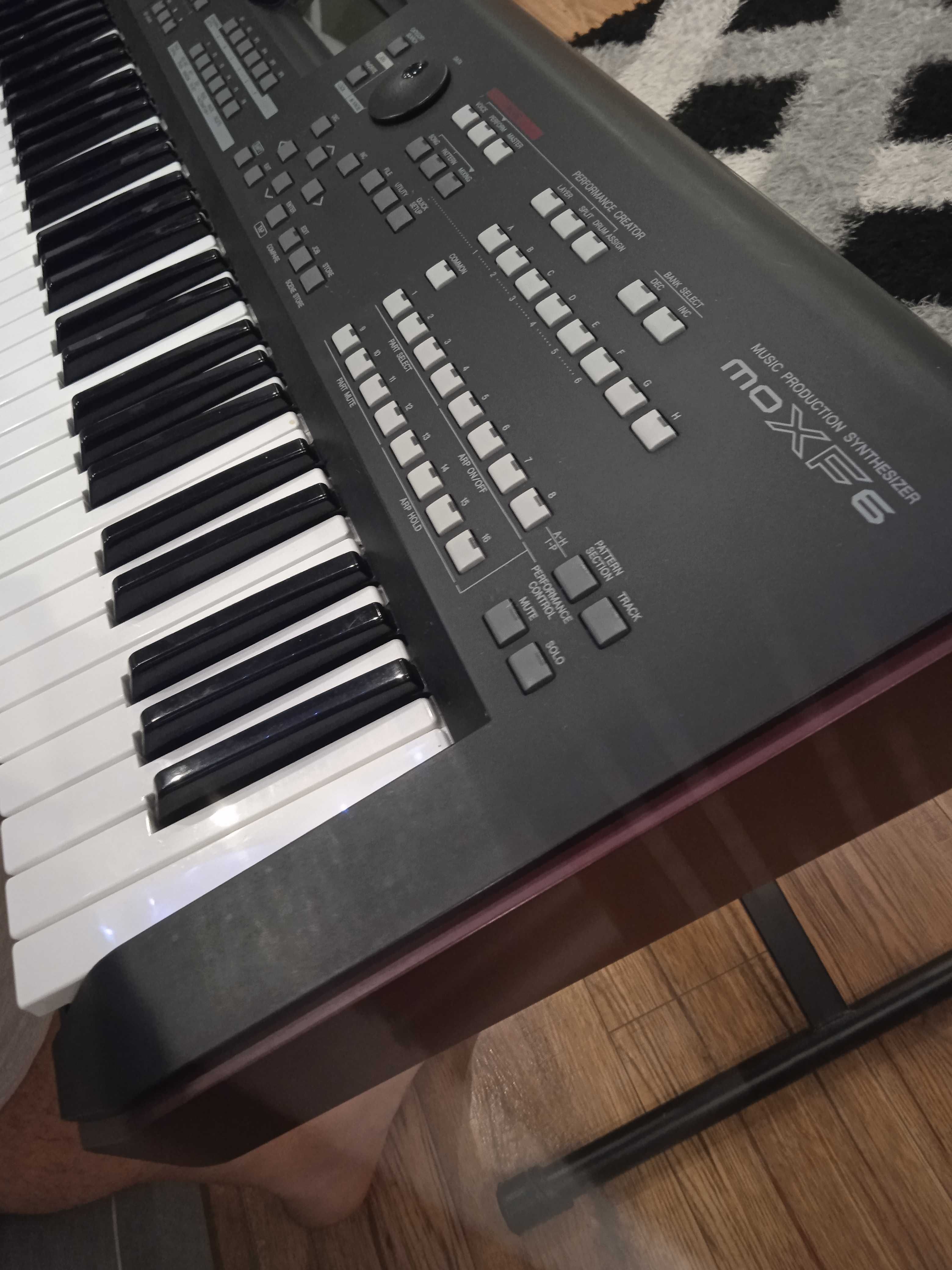 Yamaha moxf 6 instr z futerałem