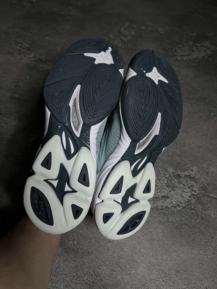 Кросівки MIZUNO WAVE LIGHTNING 27 45 29.5 кроссовки мізуно волейбол