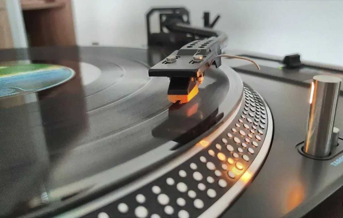 Gramofon Taiwański pólprofesjonalny z 80-tych , sprawny jak nowy TANIO