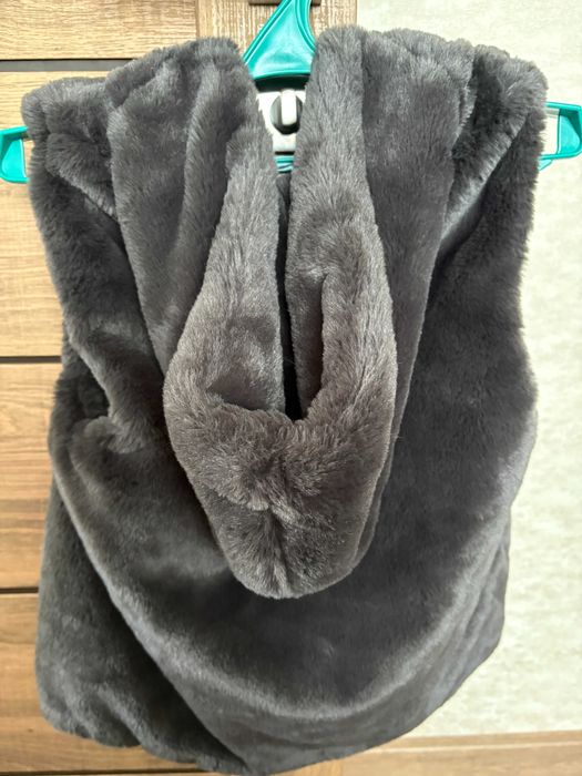 Меховая жилетка, безрукавка из меха Zara