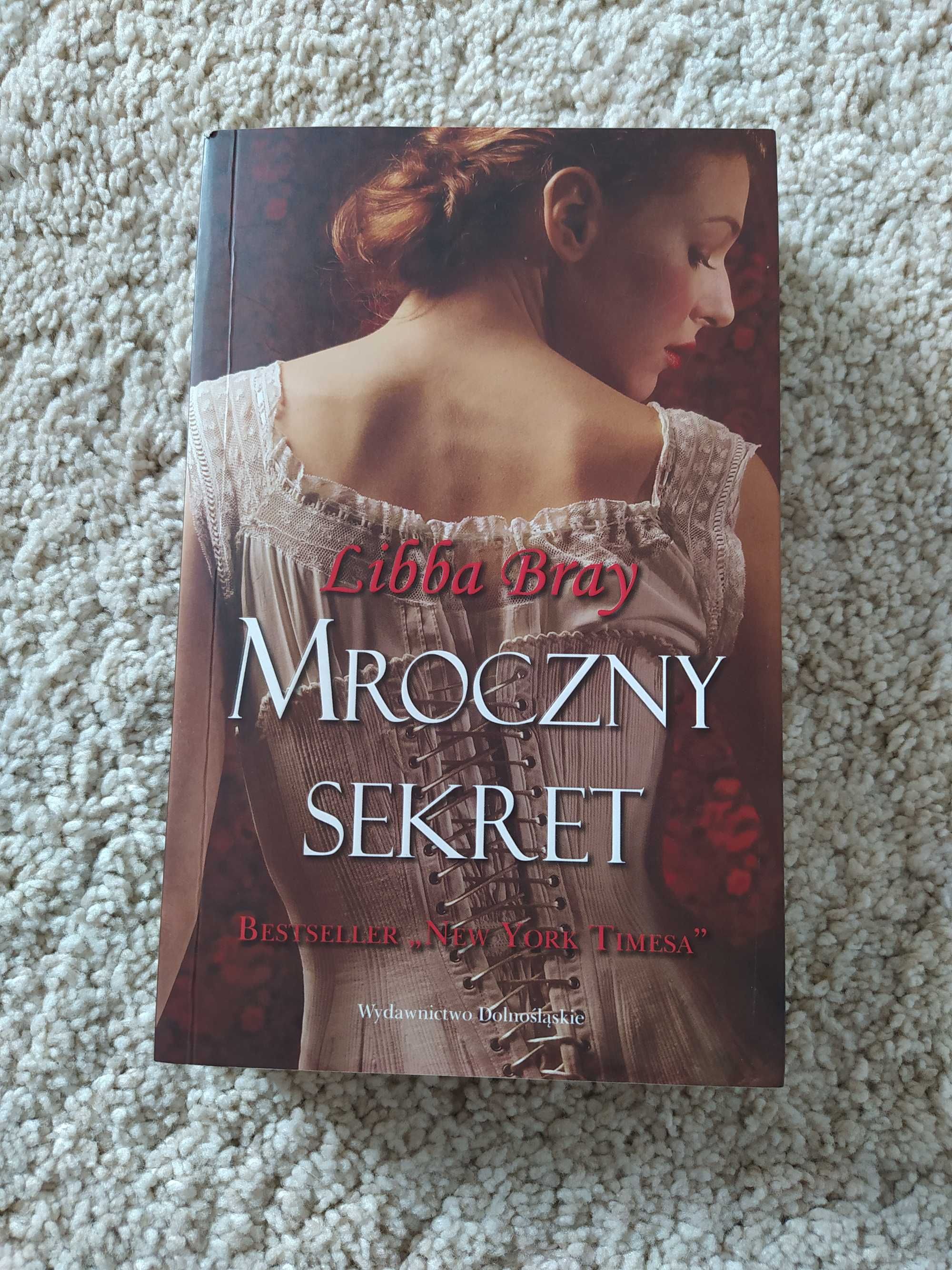 Książka "Mroczny sekret" Libba Bray BESTSELLER