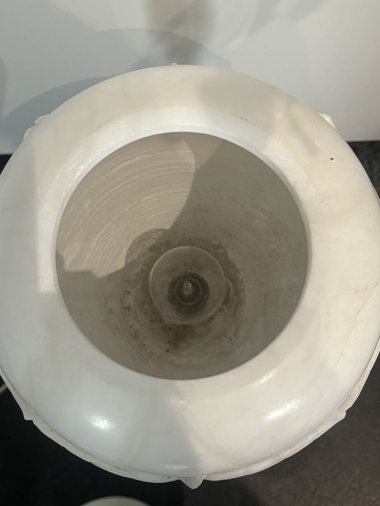 Piękna lampa biały marmur