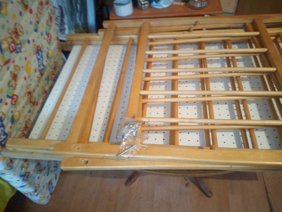 Łóżeczko drewniane115x60 cm w kolorze naturalna sosna + materacyk