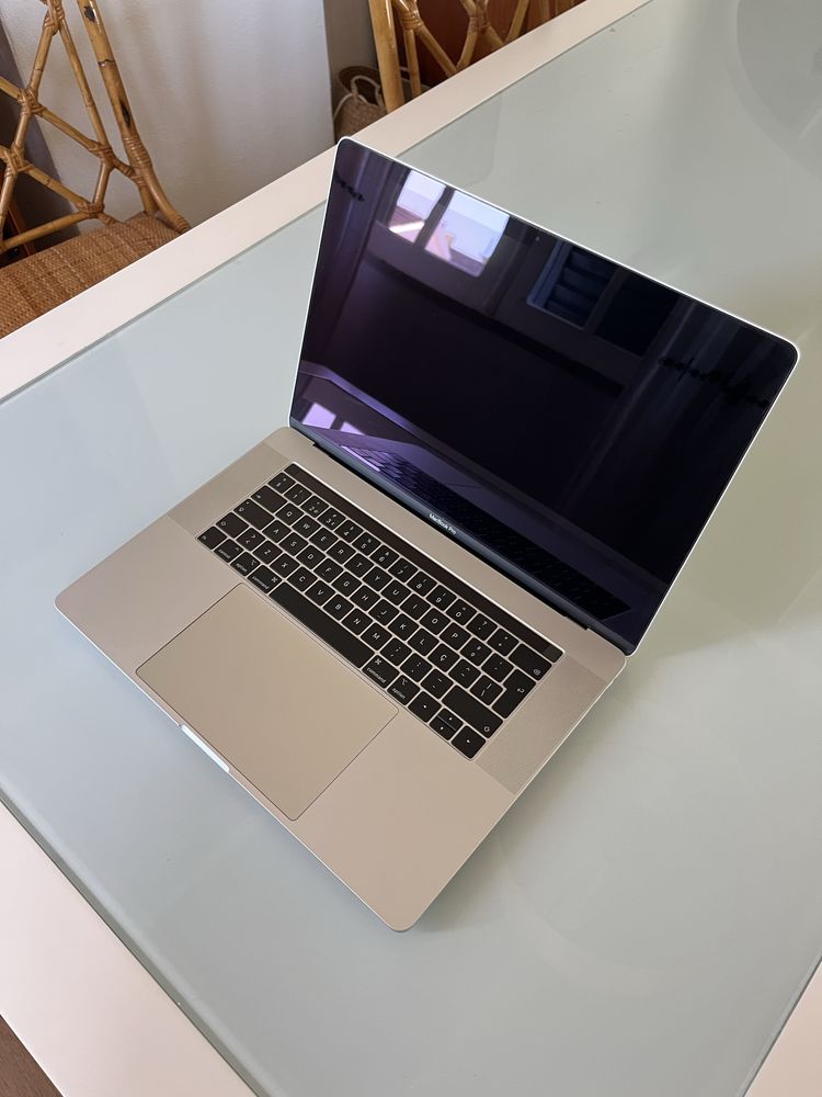 Macbook Pro 15 i9 - 2019