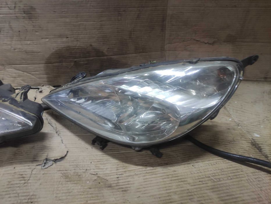 Фара Peugeot 607 фари Пежо 607 переднє світло Пежо