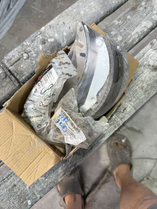 Новий комплект колодок  і внутреніх комплектуеших ланос