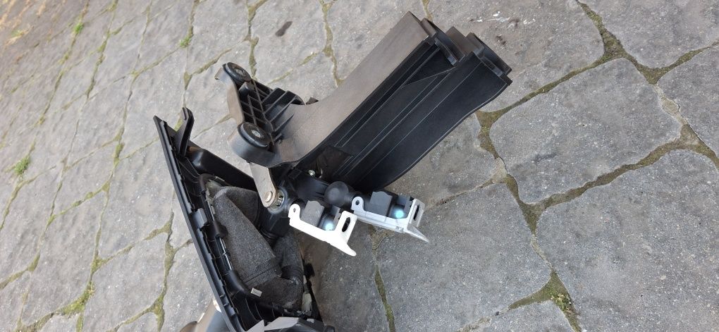 Wybierak gałka zmiany biegów opel zafira b