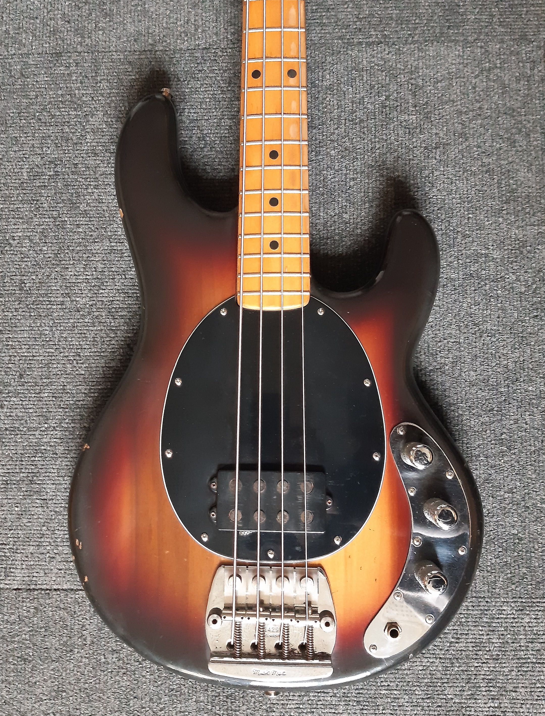 Music Man Sting Ray Bass 1979 rok