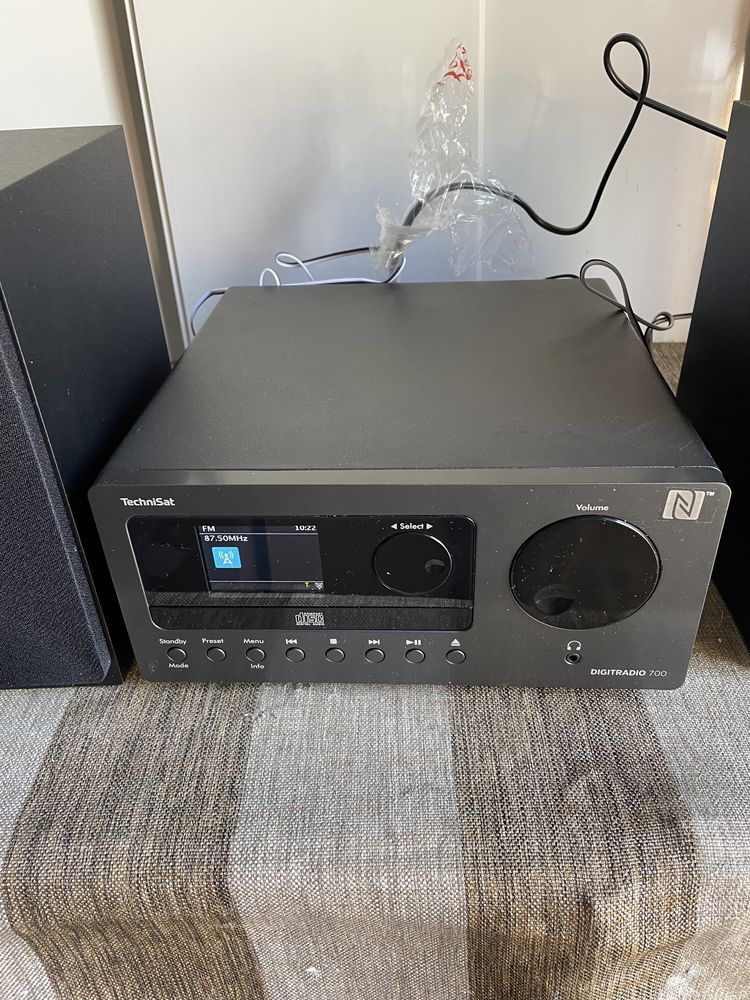 Музыкальный центр TechniSat DIGITRADIO 700  (Германия)