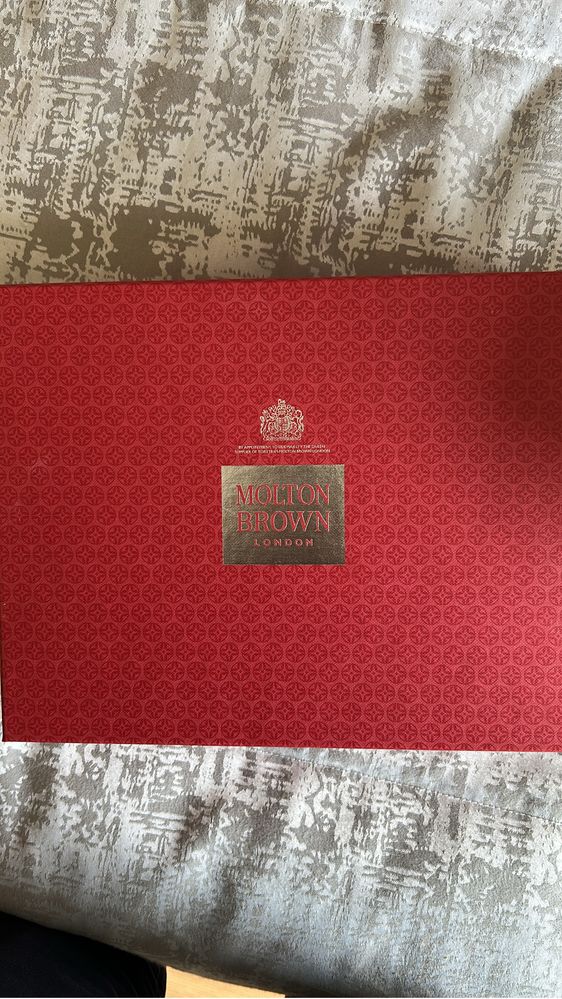 Caixa decotativa MOLTON BROWN