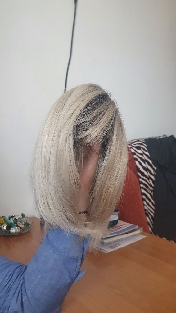 Peruka w kolorze blond