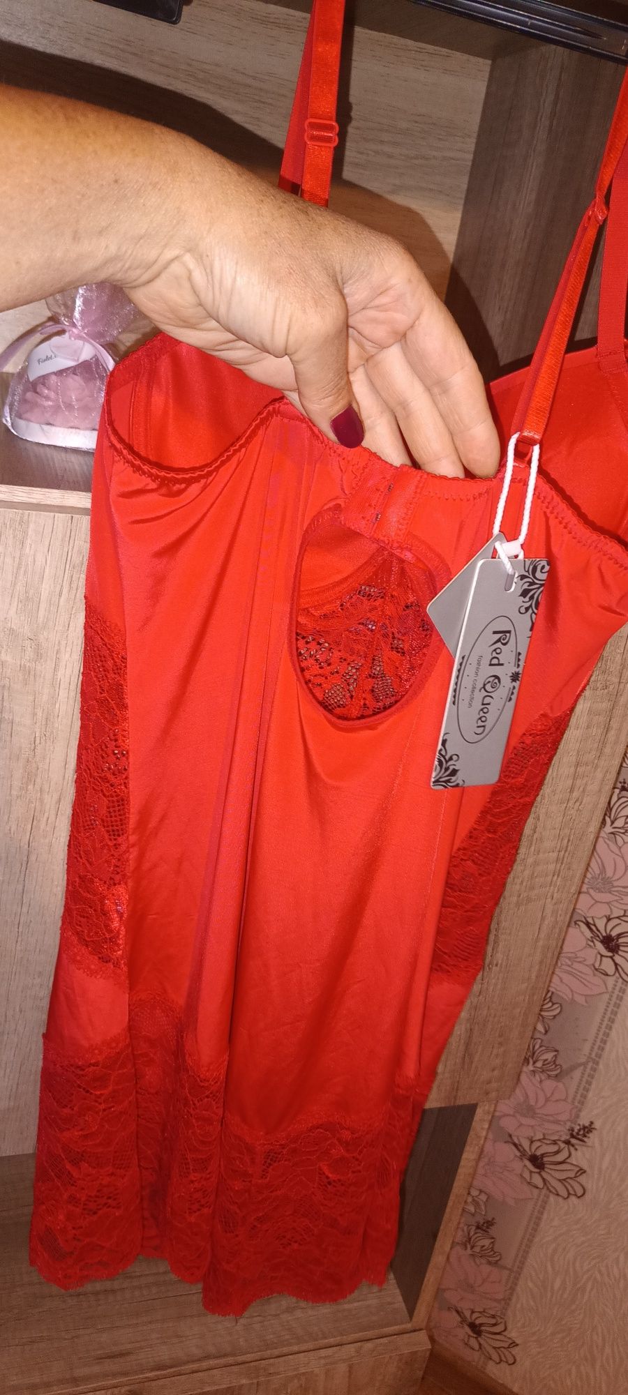 Bielizna damska nocna Red Qwen koronkowa z usztywniany biustonosz koro