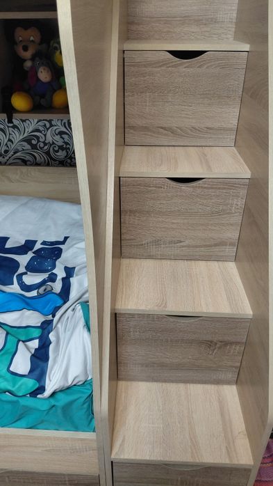 Продається двух поверхове ліжко