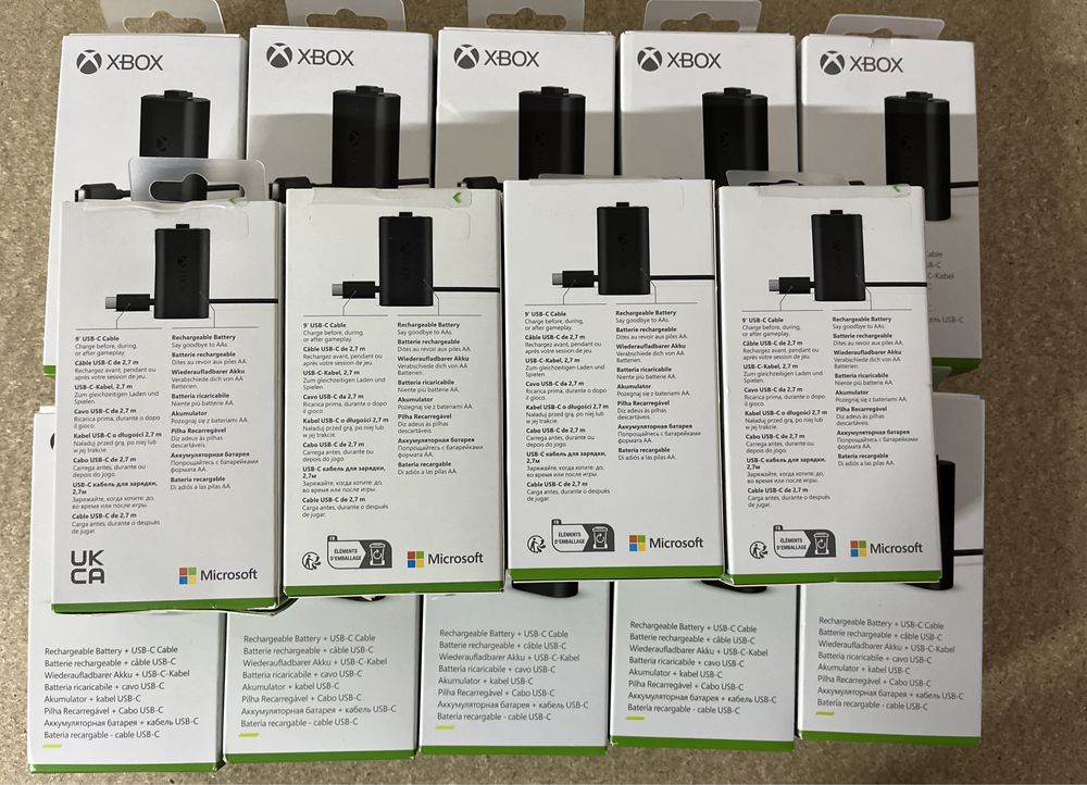 Зарядний пристрій для геймпада Microsoft Xbox Series Play Charge Kit