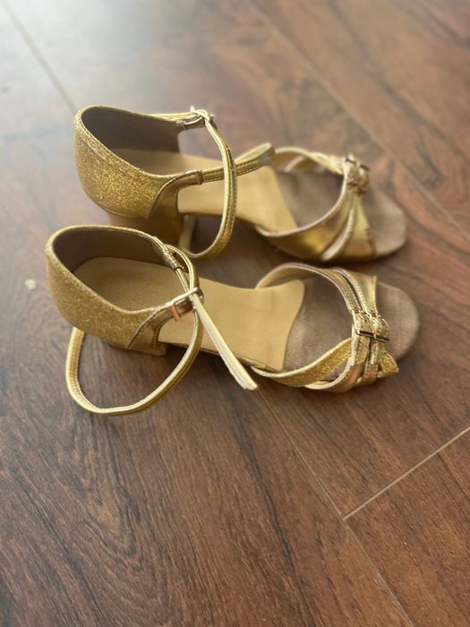 Туфлі для танців дитячі