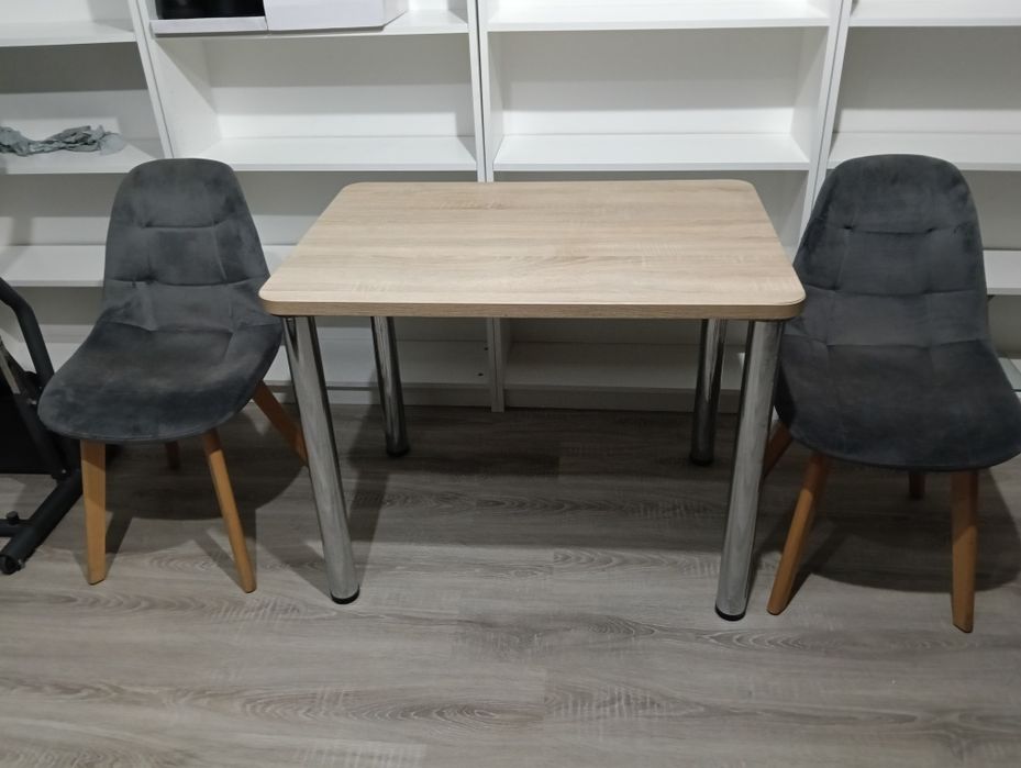 Stół plus stolki