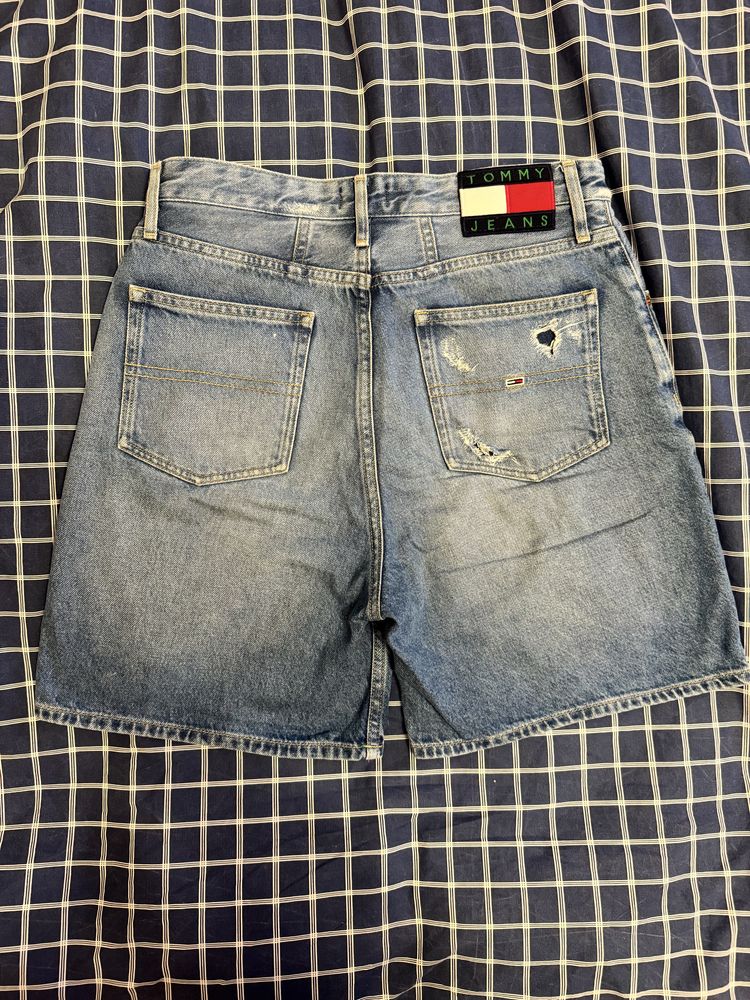 Tommy Hilfiger шорти