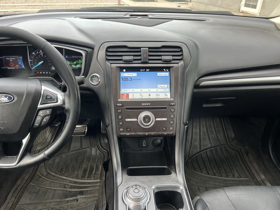 Ford Fusion Hybrid 2018 року, Titanium
