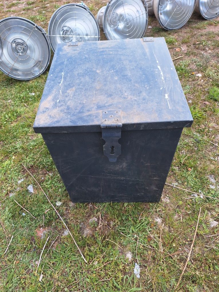 Pojemnik metalowy
