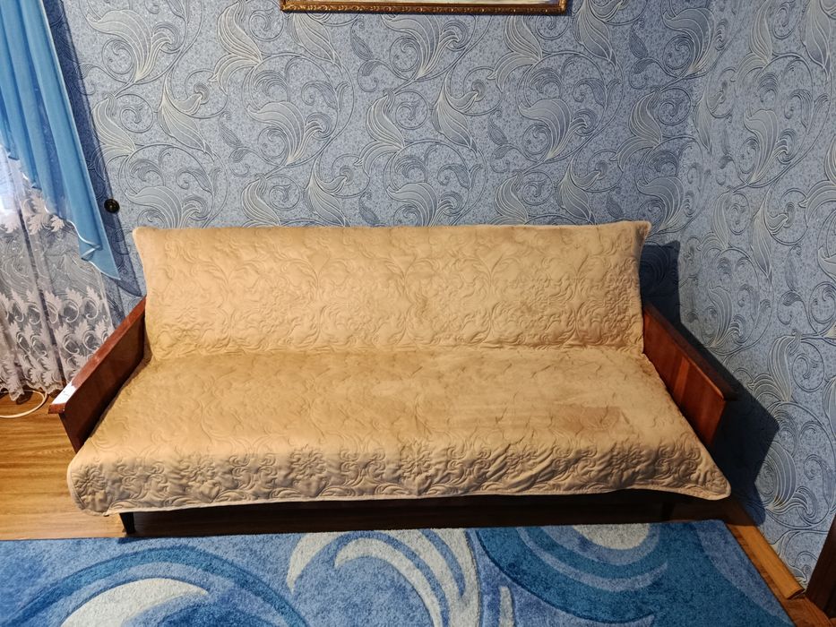 Диван із кріслами