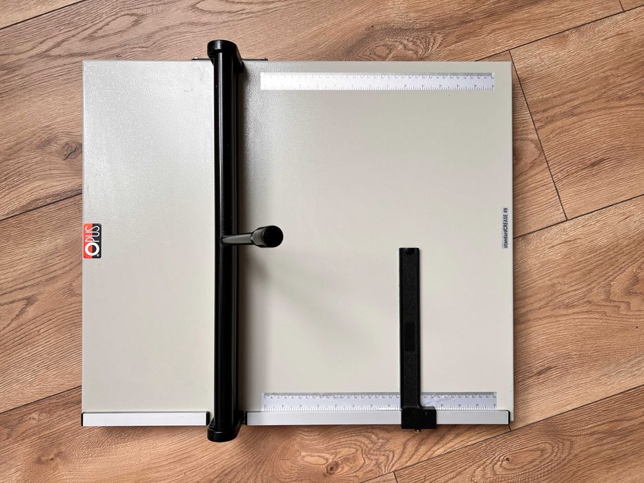 Bigówka standardCREASE 49 OPUS