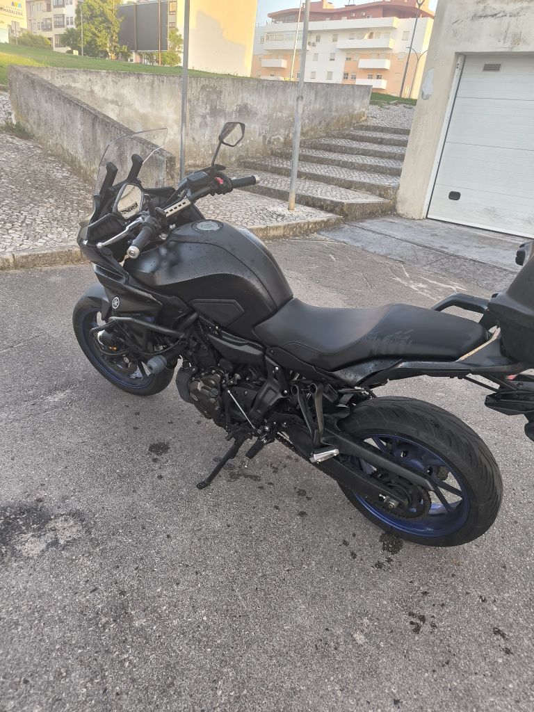 Yamaha tracer 7 com extras
