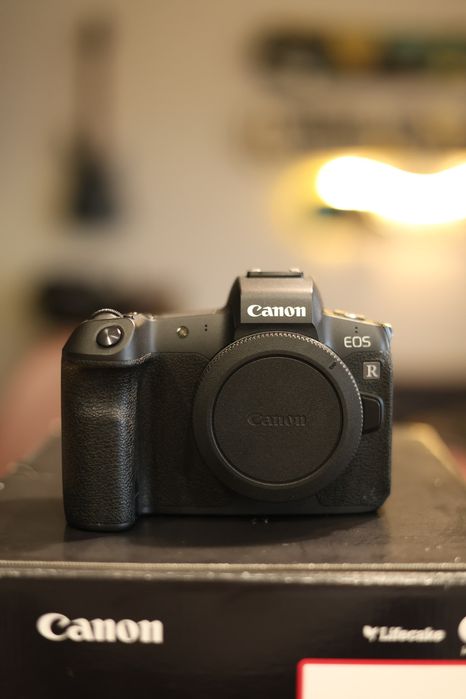 Фотоапарат Canon EOS R