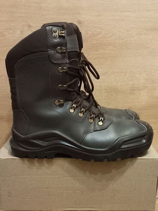 Берци Талан .Демісизон ,Зима (високі) Літні(короткі) .Gore-Tex.