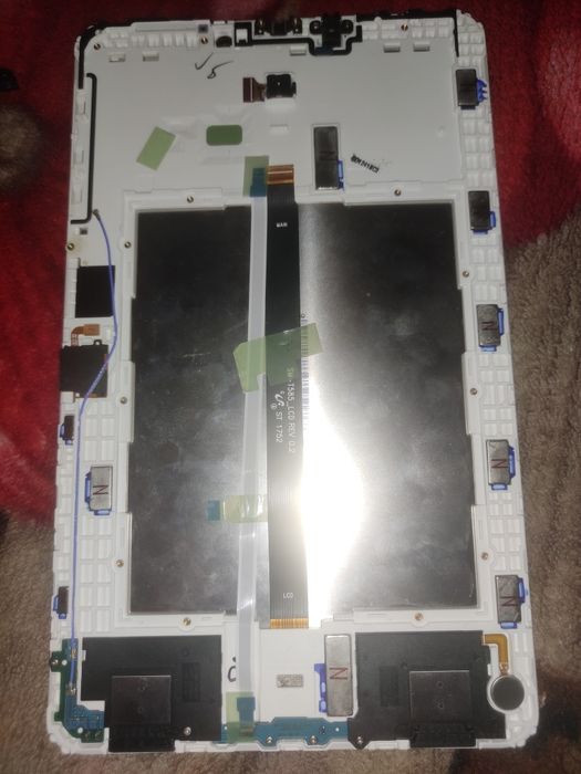 Продам по запчастям планшет Samsung T585