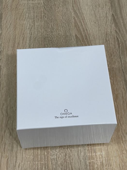 Коробка , бокс для часов Омега
