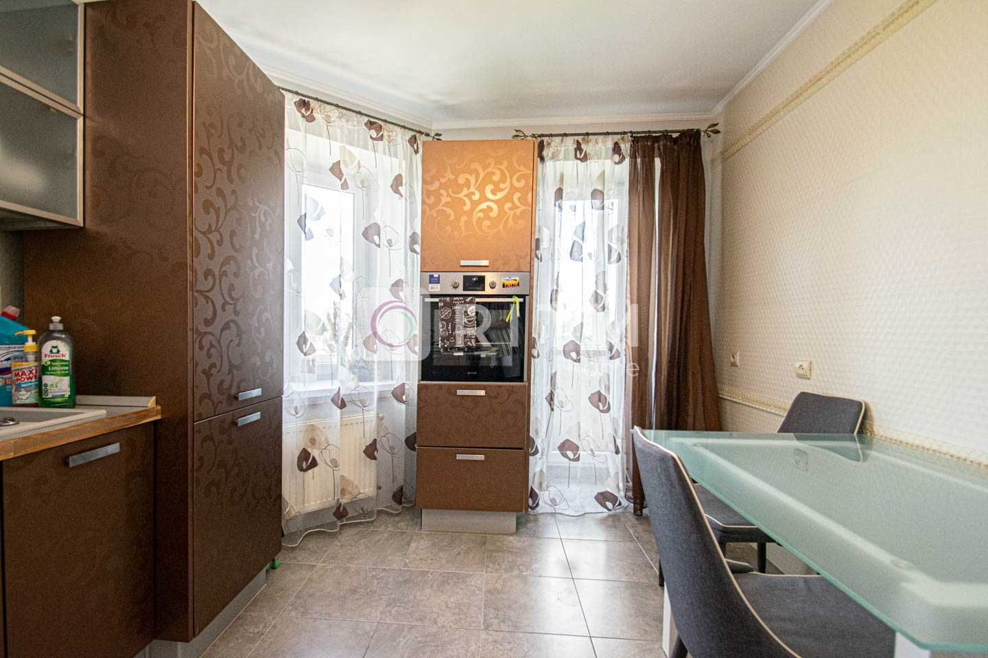 Продаж 3-к. квартири на вул. Злуки 4а