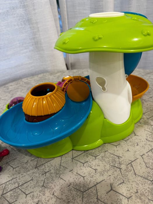 Іграшки для найменших, чудо острів Chicco