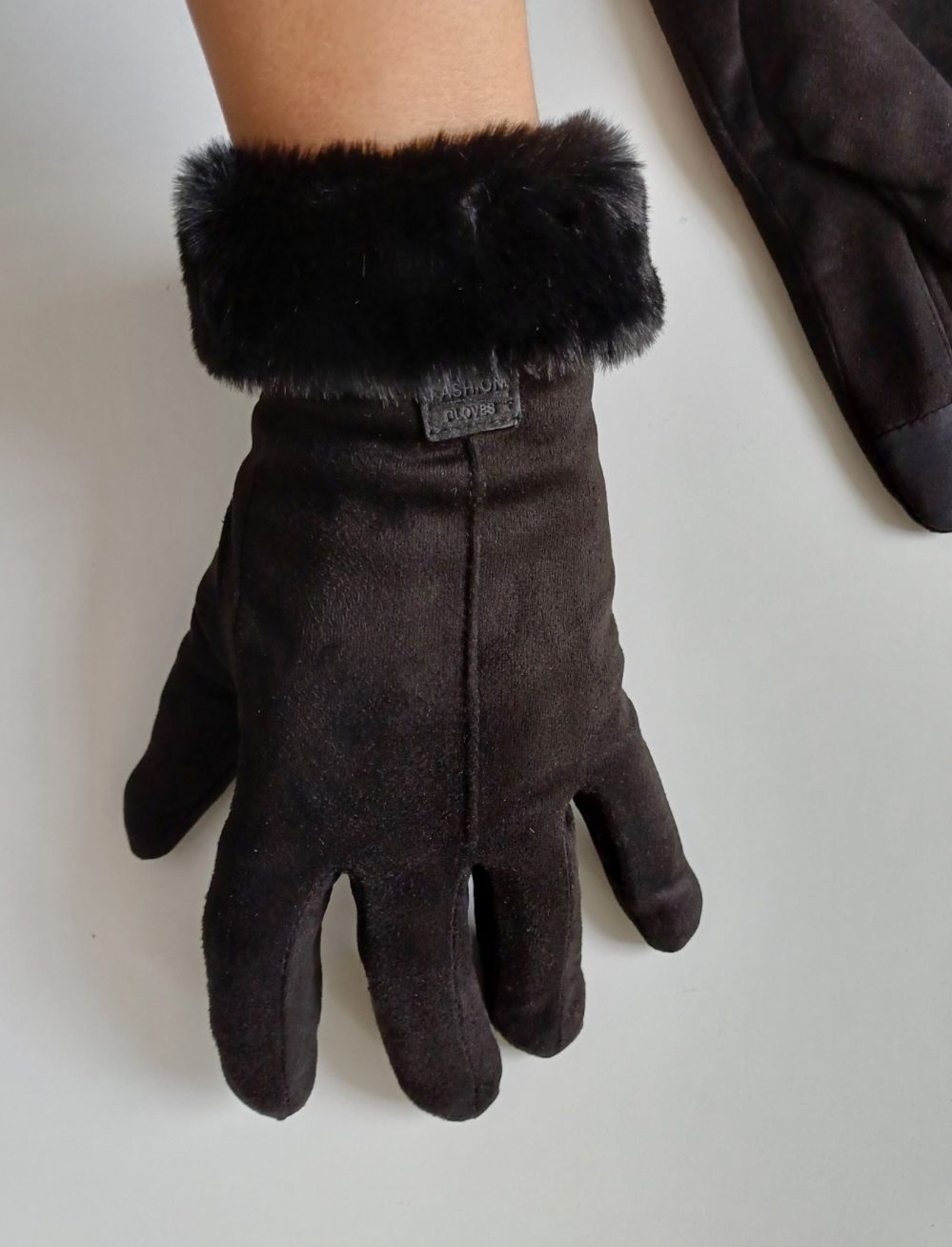 Czarne damskie ocieplane rękawiczki